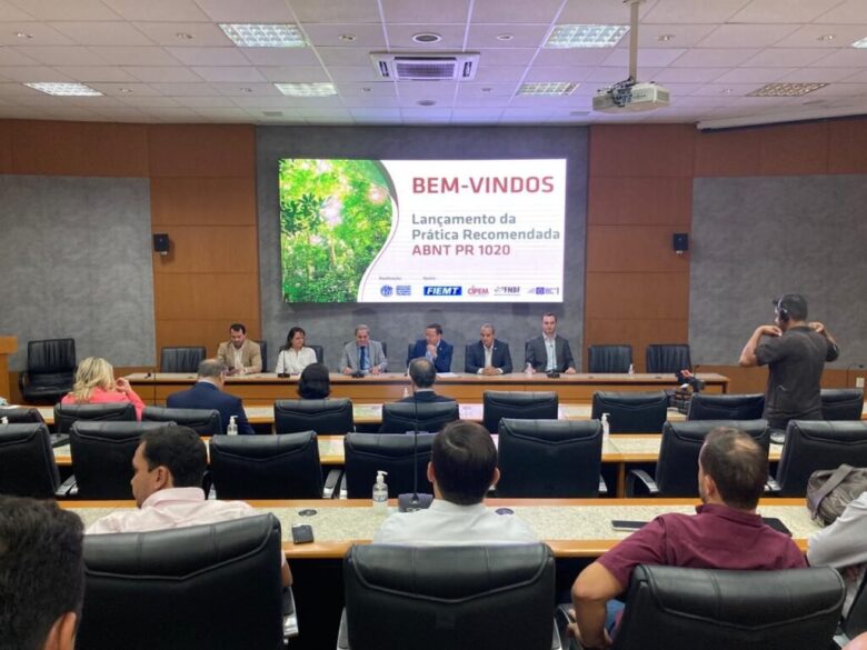 Mato Grosso embarca a madeira em navios para 61 países nos cinco continentes  - Foto por: Assessoria/Sedec